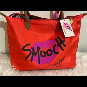 Betsey Johnson Cute Smooch Bag